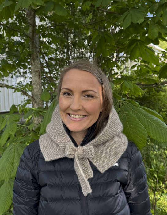 Lees Huva med rosett | Alpaca Bris