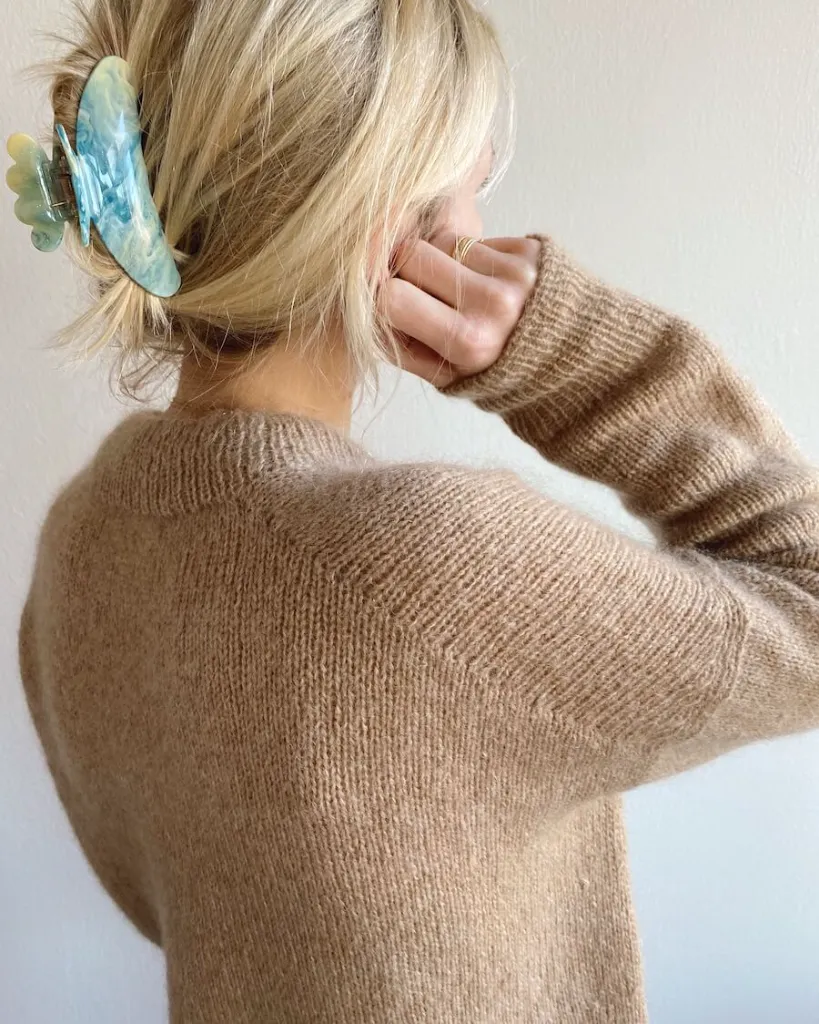 Oslo-sweater-03.webp