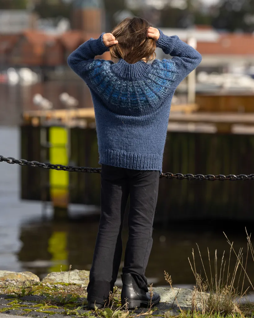 SC03-3-Lasten-Varde-raitakaarrokepaita-sininen_04-1080.webp