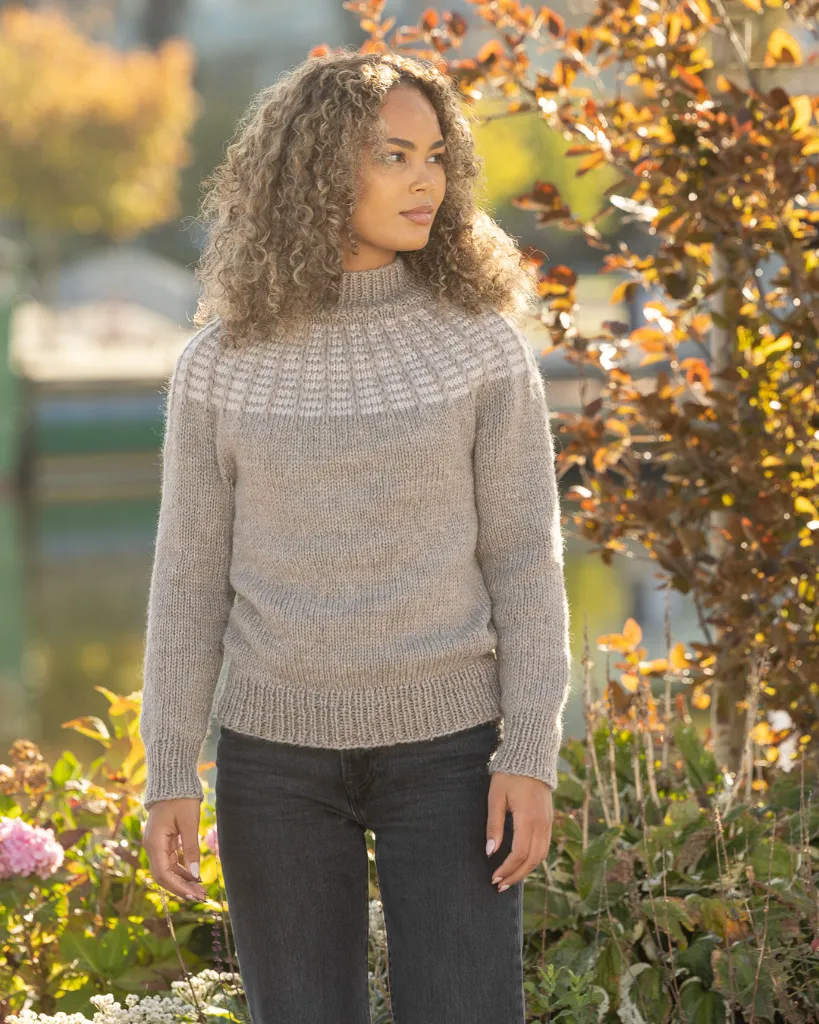 SC03-2-Varde-raitakaarrokepaita-beige_08-1080.webp