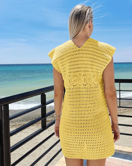 309-10D-virkattu-baia-rantamekko-keltainen-02-pieni.webp