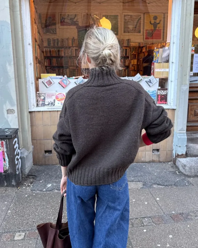 Hannah-sweater-o-neck-03.webp