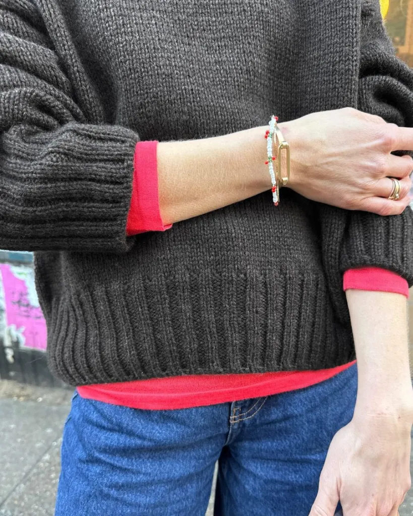 Hannah-sweater-o-neck-07.webp