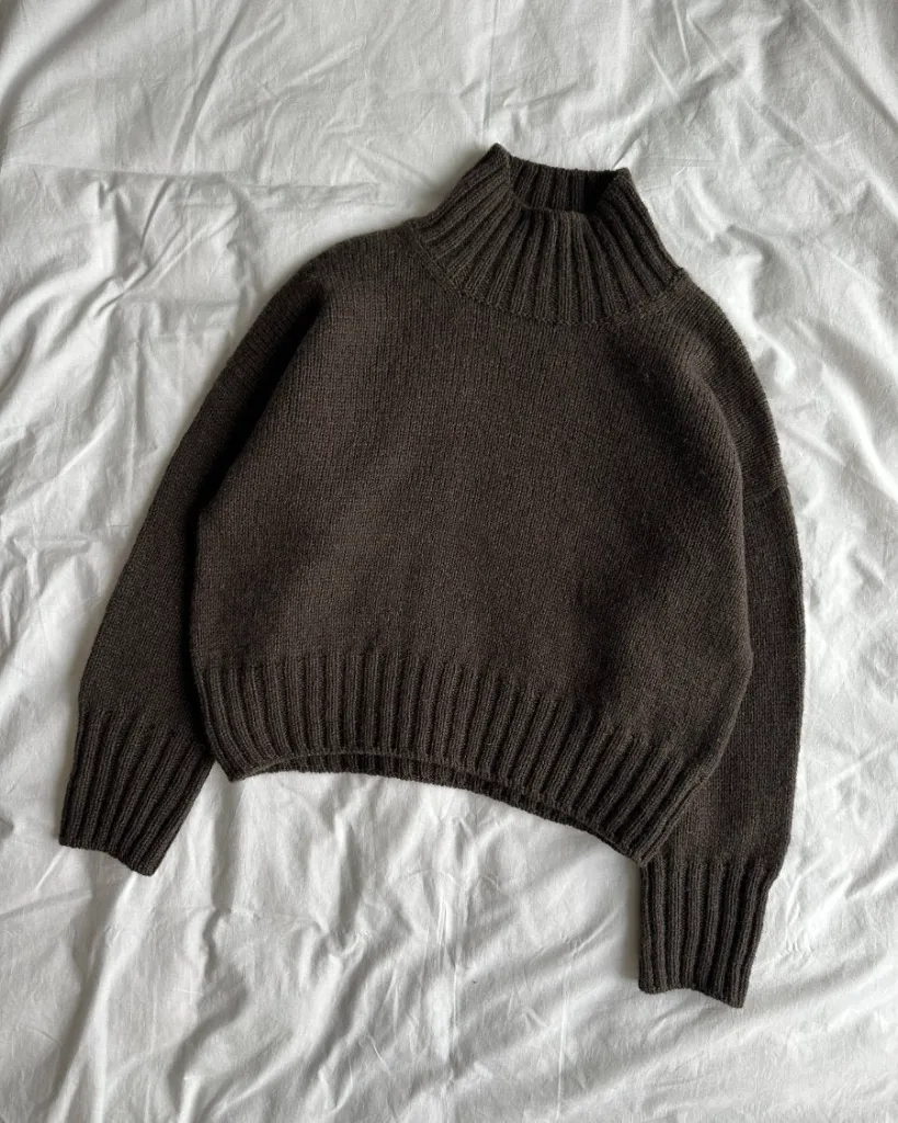 Hannah-sweater-o-neck-02.webp
