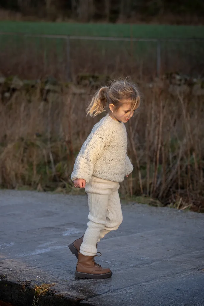 2603-11-Lasten-Marka-pintaneulepaita-04_1080.webp