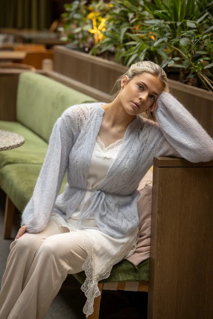 SC-09-1D-Hyss-neuletakki-jaansininen-009_1080.webp