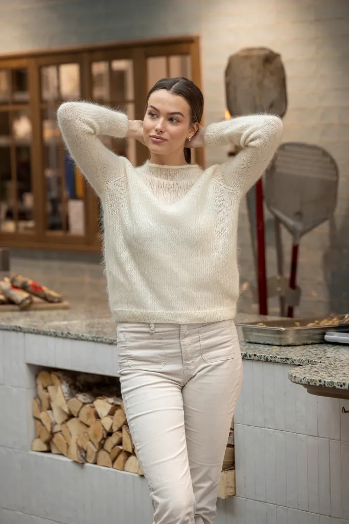 SC-09-2A-Petrolia-raglanpaita-luonnonvalkoinen-004_1080.webp