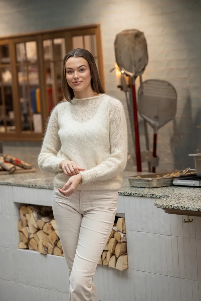 SC-09-2A-Petrolia-raglanpaita-luonnonvalkoinen-03_1080.webp