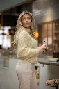 SC-09-2D-Petrolia-raglanpaita-vaaleankeltainen-07_1080.webp