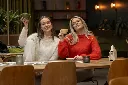 SC-09-2-Petrolia-raglanpaita-luonnonvalkoinen-ja-punainen-01_1080.webp