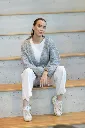 SC08-2a-Veya-neuletakki-vaaleaharmaa-03_1080.webp