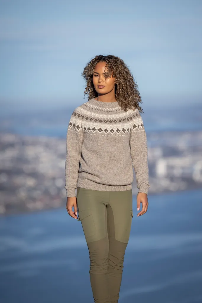 2524-01c-Fjellbris-kirjokaarrokepaita-beige-05_1080.webp
