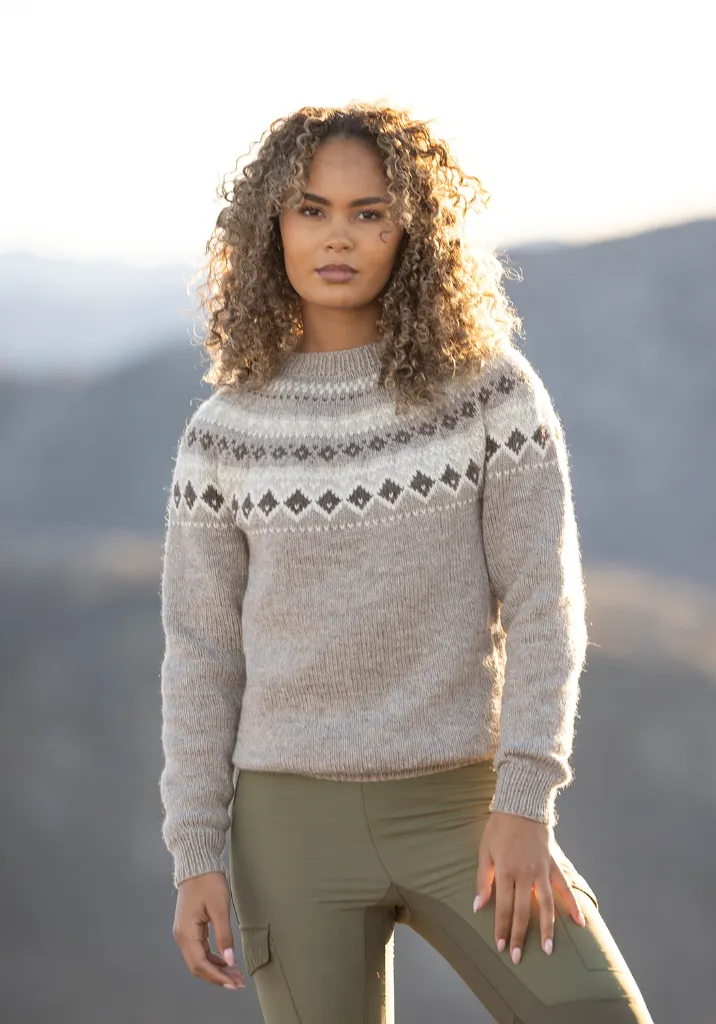 2524-01c-Fjellbris-kirjokaarrokepaita-beige-08_1050.webp