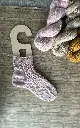 Lonely-Autumn-Leaf-Yksinainen-Syyslehti-04.webp