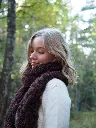 Sormineulottu-FurLove-huivi-ruskea-011_1080.webp