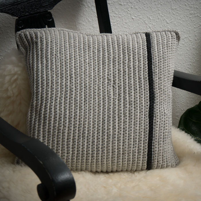 Kohoraitainen tyyny  | Hjertegarn Tilbehör 94-6 ohje