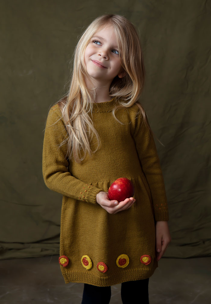 Lasten neulemekko Carly  | Hjertegarn 2498 ohje