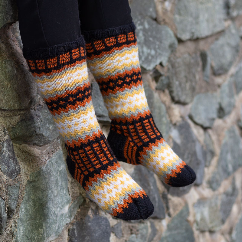 Elisa-sukat | Lankamaailma / Sarita Kotkavalkama ohje