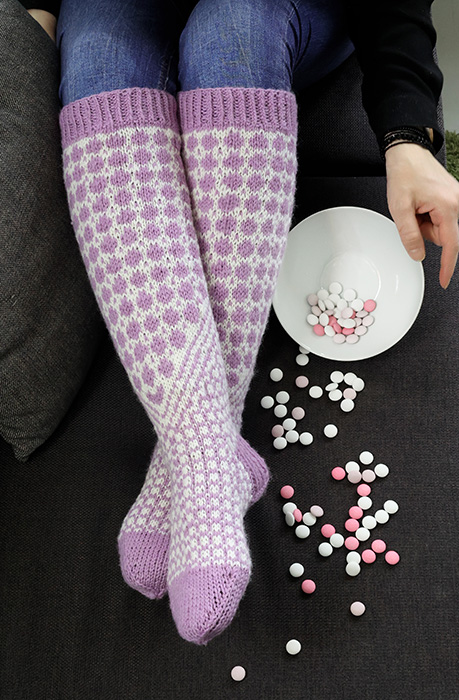 [Y7310072] Voihan pastilli! -sukat | Lankamaailma / Satu Niskanen, @satusukat ohje