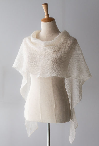 [Y7330016] Helmi huiviponcho | Lankamaailma ohje