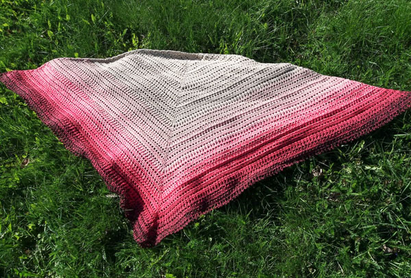 [Y7330023] Virkattu kolmiohuivi | Lankamaailma ohje