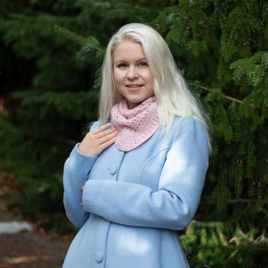 [Y7330043] Halo-pikkuhuivi| Lankamaailma / Tuuli Eloranta ohje