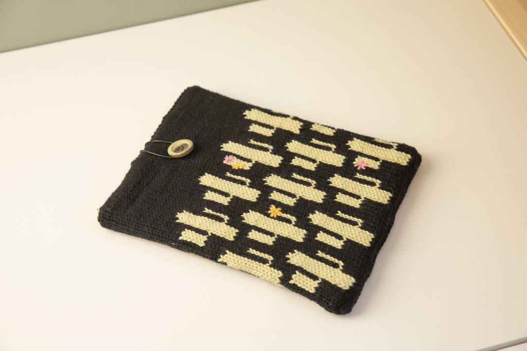 [Y7350045] Neulottu Kaktukset tablettisuojus | Viking Garn 2002-8A ohje