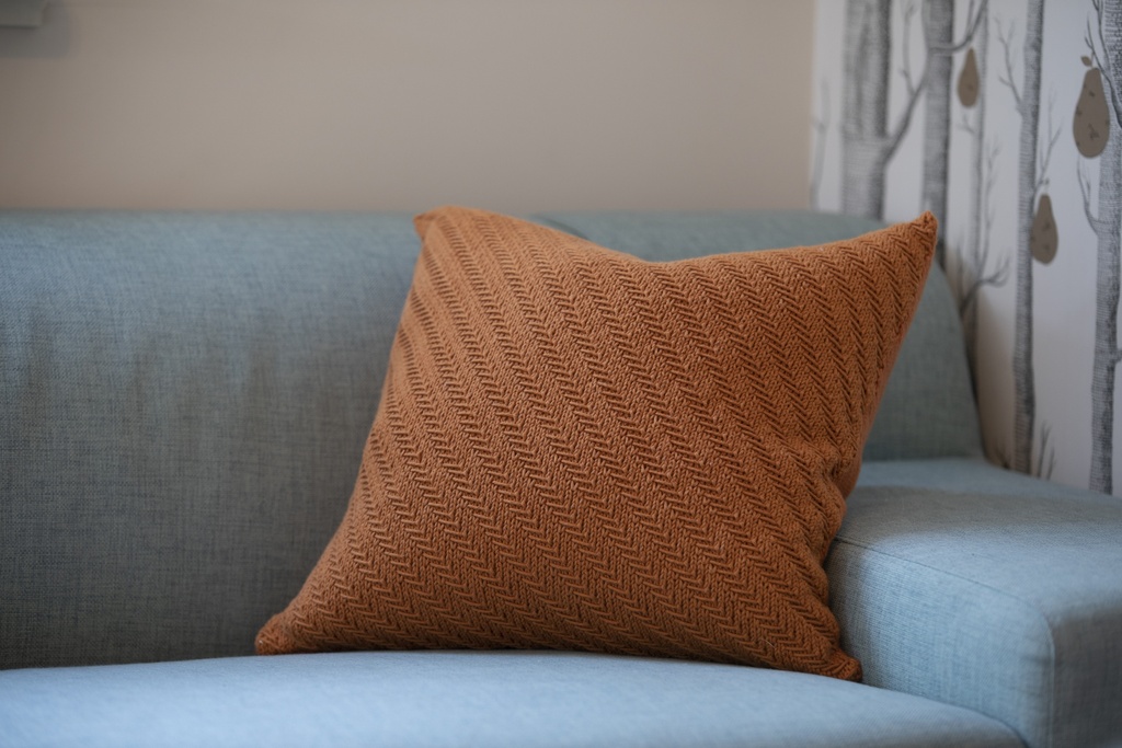 Pintaneuletyyny nostetuin silmukoin | Viking Garn 2002-26 ohje