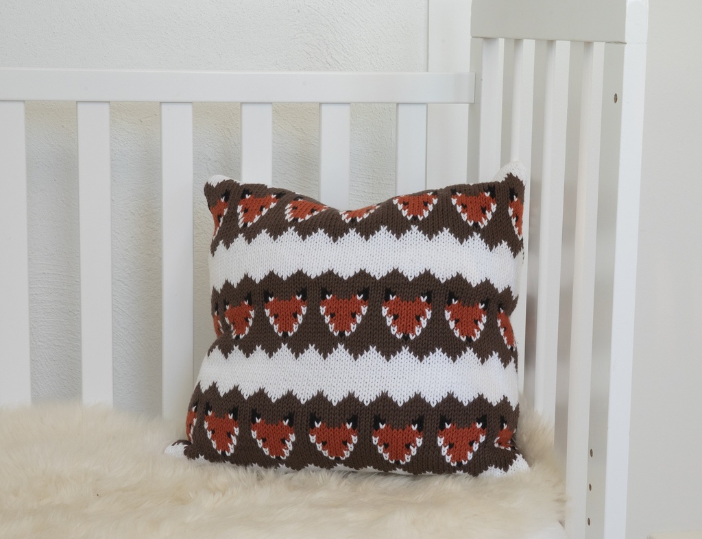 Neulottu Kettu-tyyny | Viking Garn 2002-29 ohje